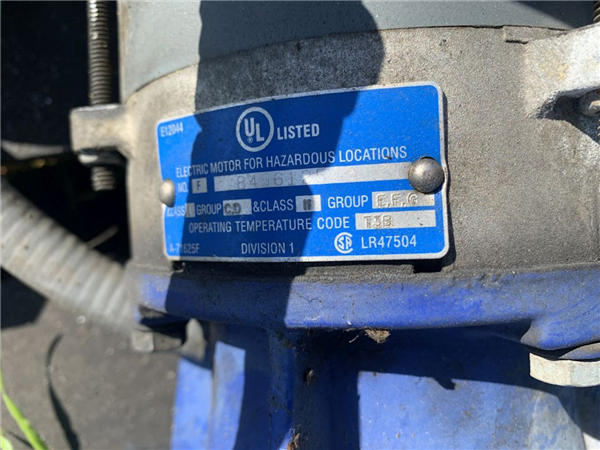 7-1/2' Dia. X 18' L Ss 6,000 Gallon Agitated Tank)